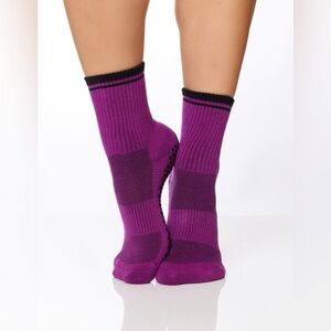 Lucky Honey Grip Socks - The Koda Sock Eggplant - NWT
Pilates / Barre